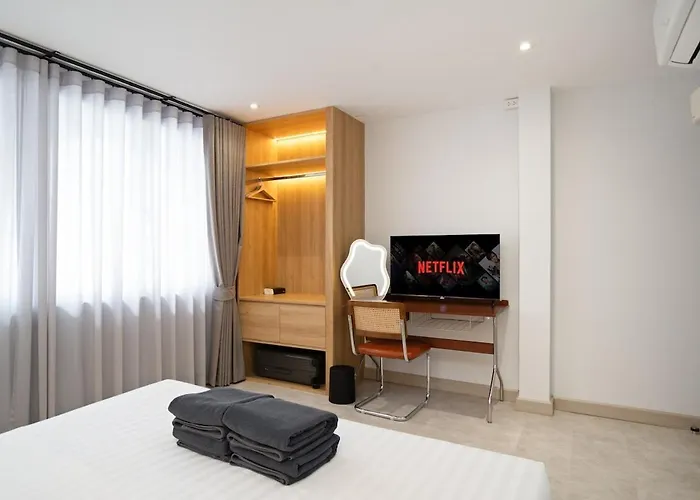 Townhouse At Sathu Pradit Road Bangkok