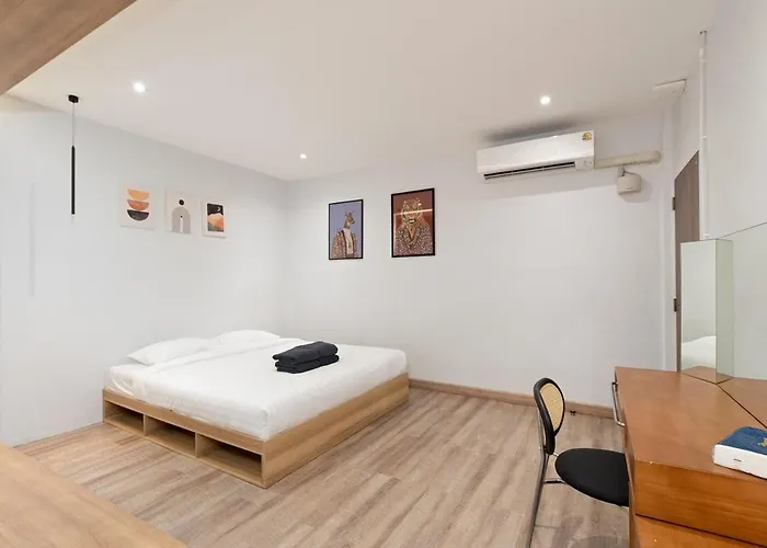 Apartment Townhouse At Sathu Pradit Road *