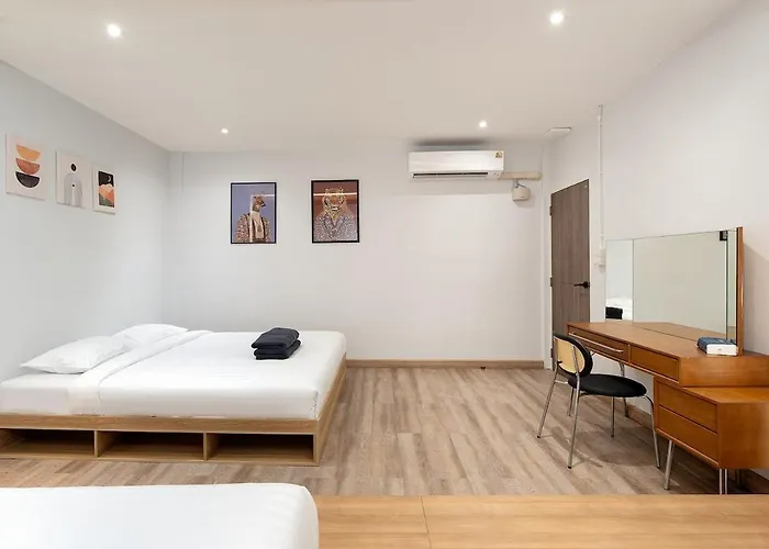 Townhouse At Sathu Pradit Road Bangkok