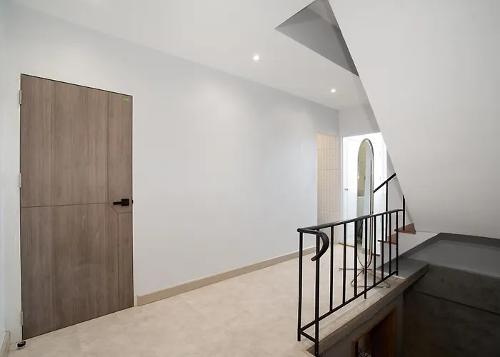 Townhouse At Sathu Pradit Road Bangkok